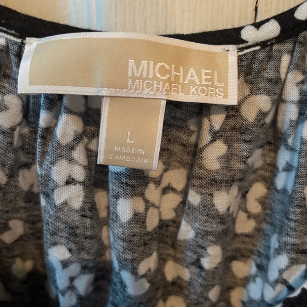Michael Kors Black and White Heart Blouse Sz L - Picture 2 of 6